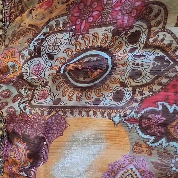 Chiffon Sleeveless Top - Picture 2 of 5